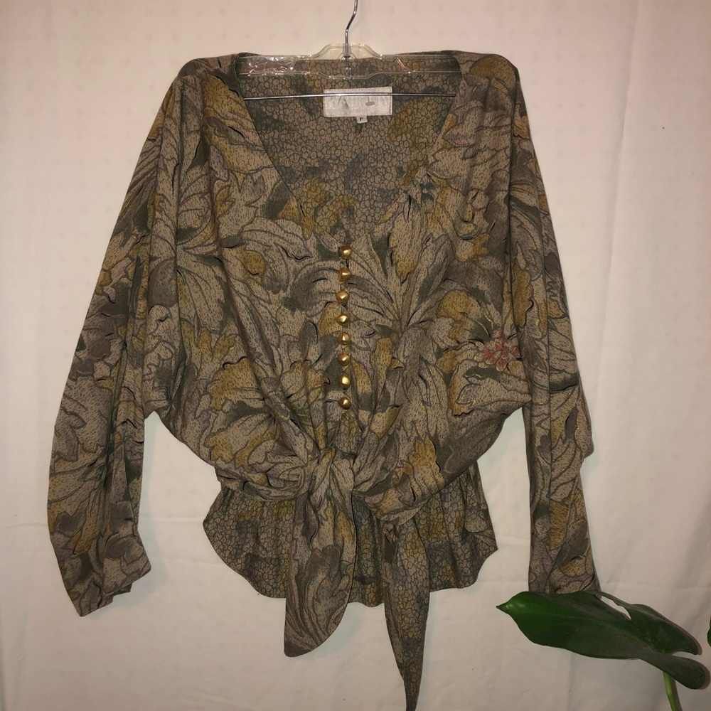 Vintage top with gold buttons